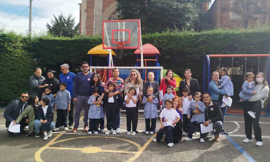 Estudiantes y padres de familia del Liceo