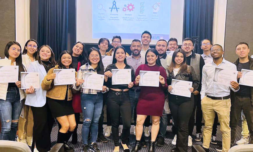 Estudiantes del programa de Ingeniería Industrial