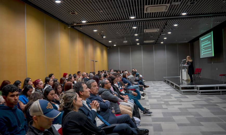 Grupo de estudiantes en Encuentro de Derecho